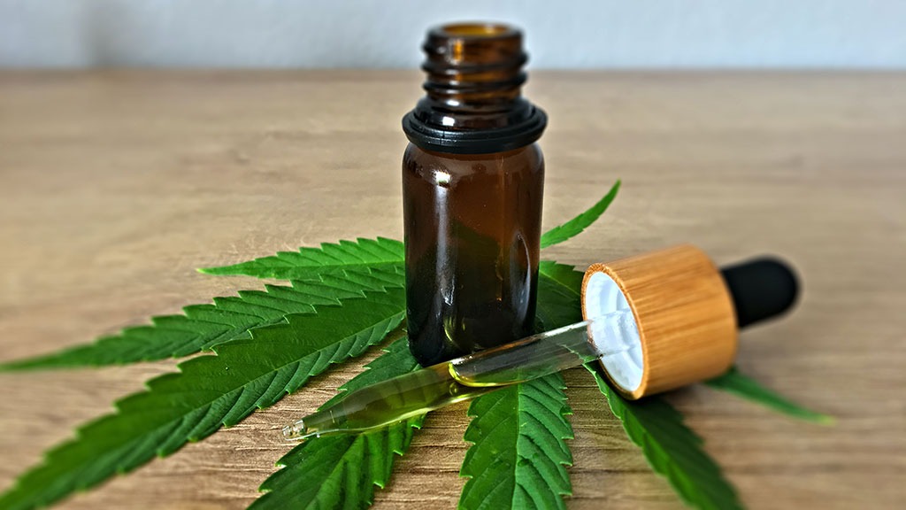 مهار اضطراب حشیش با روغن اساسی