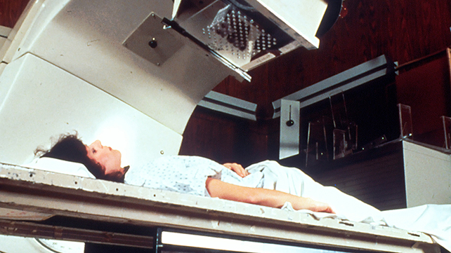 پرتودرمانی می‌تواند خطر آلزایمر را کاهش دهد