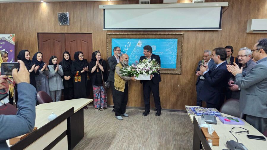 سپاس هنرمندان از شهردار مراغه؛ تجلیل خودجوش از دکتر شهرام مروتی سپاس هنرمندان از شهردار مراغه؛ تجلیل خودجوش از دکتر شهرام مروتی